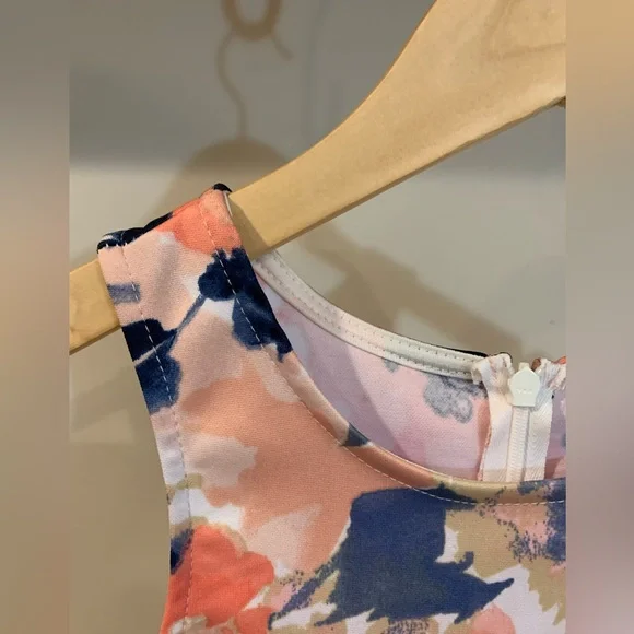 Beautiful springtime dress! - Picture 4 of 7